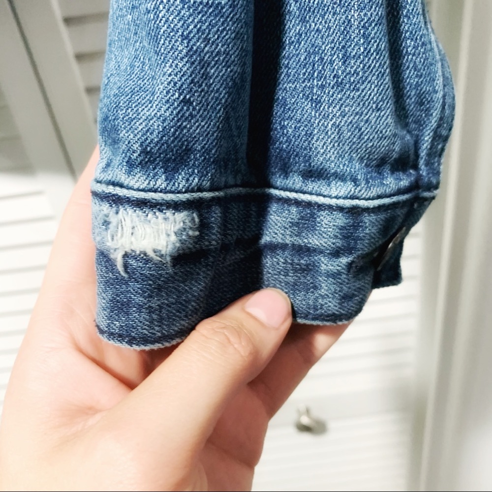 Women’s Gap denim jacket with light distressing - Picture 4 of 6